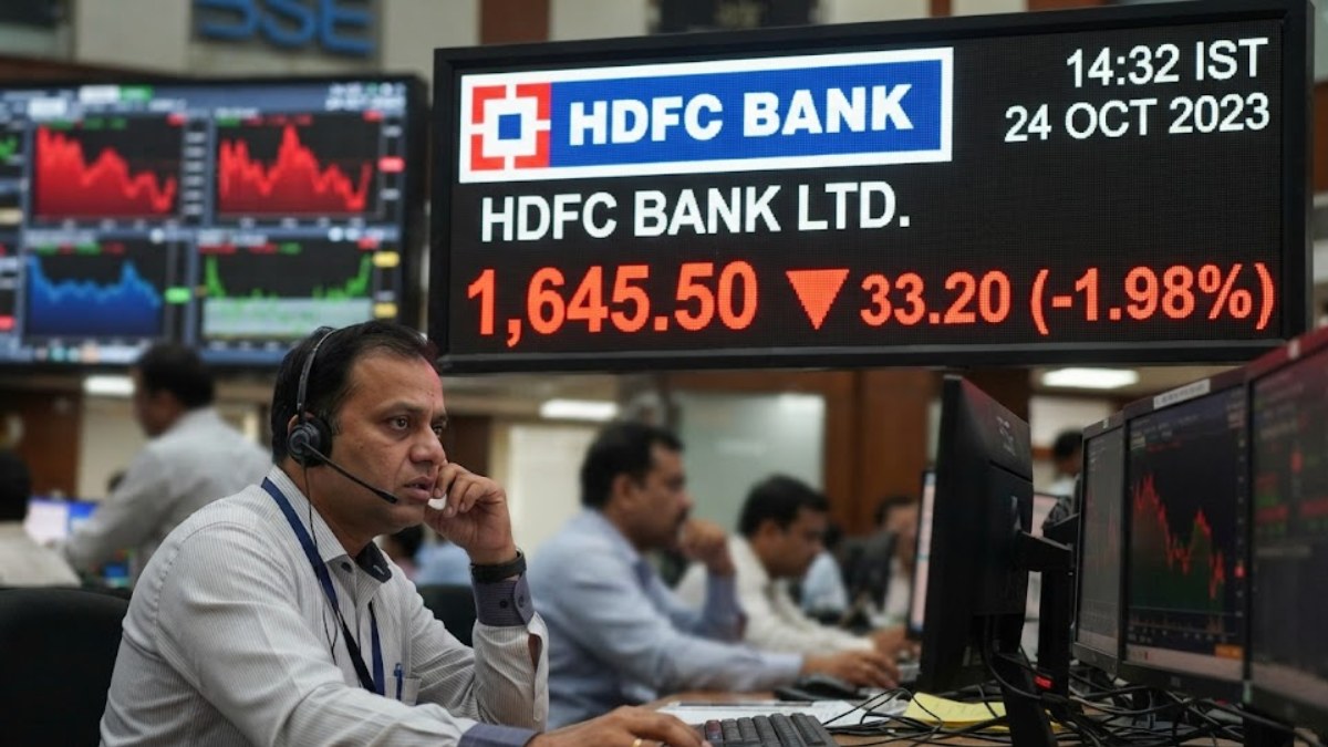 HDFC Bank ಷೇರುಗಳಿಗೆ ಮತ್ತೆ ಹೊಡೆತ-ಇಂದಿನ ವಹಿವಾಟಿನಲ್ಲಿ ಶೇ.2ರಷ್ಟು ಕುಸಿತ, ಕಾರಣವೇನು?!