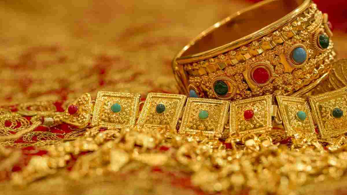 Gold Rate Today - ಚಿನ್ನದ ಬೆಲೆಯಲ್ಲಿ ಇಳಿಕೆ, 24 ಕ್ಯಾರಟ್ ದರ ₹15,197 ಪ್ರತಿ ಗ್ರಾಮ್!!